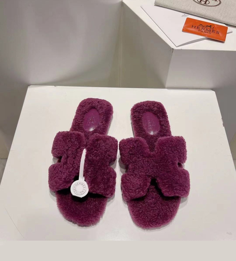H**mes slippers